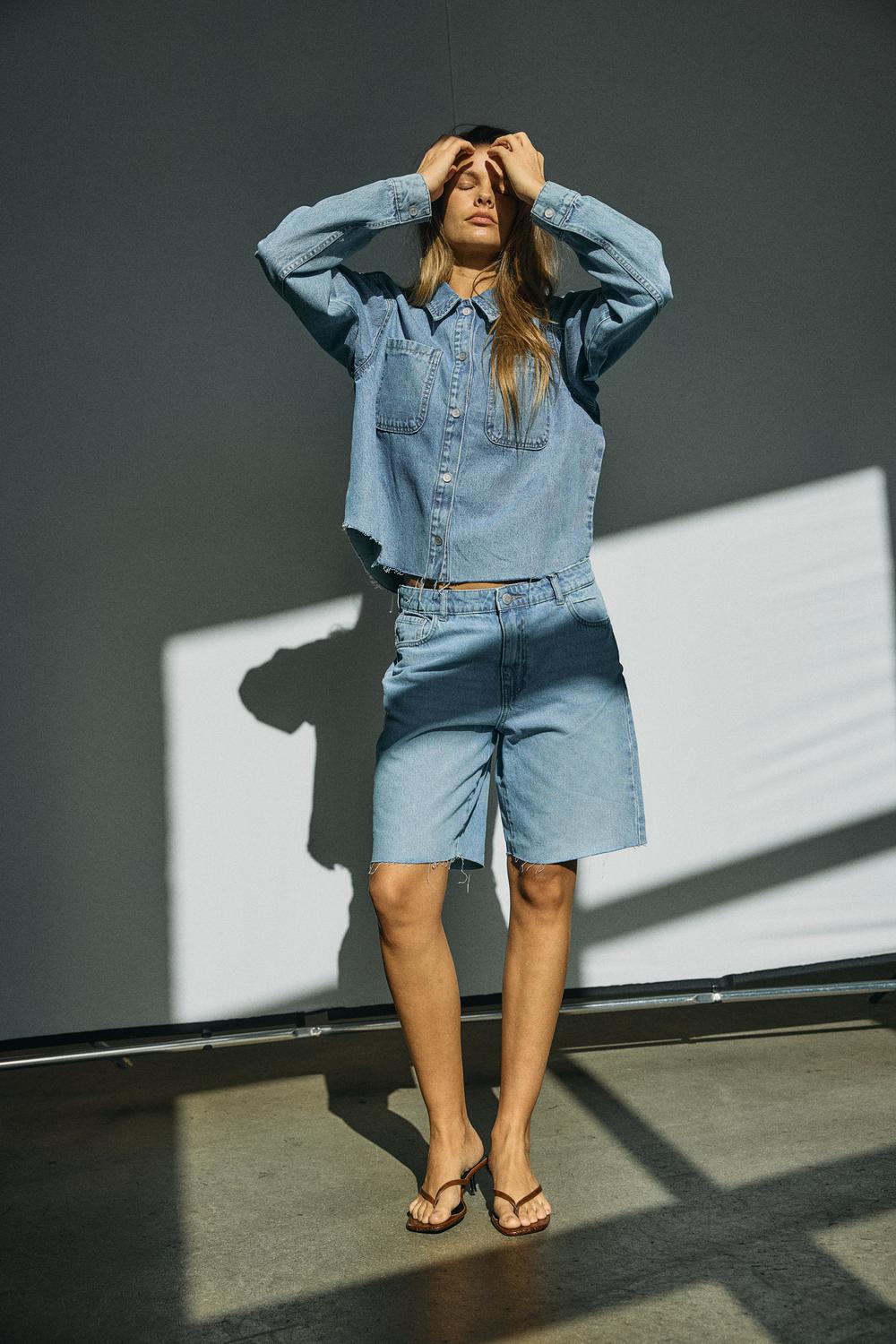 NMHOLLA 5 Pockets Shorts - Light Blue Denim - VERO MODA & VILA Bergvik
